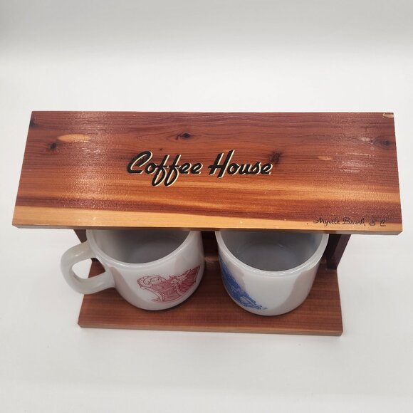 Vtg Myrtle Beach SC Souvenir Wooden Coffee House Glasbake Milk Glass Mugs Shelf - Picture 2 of 11